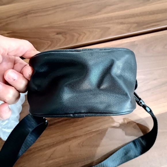 Scream Black and White Crossbody Bag - Picture 4 of 6